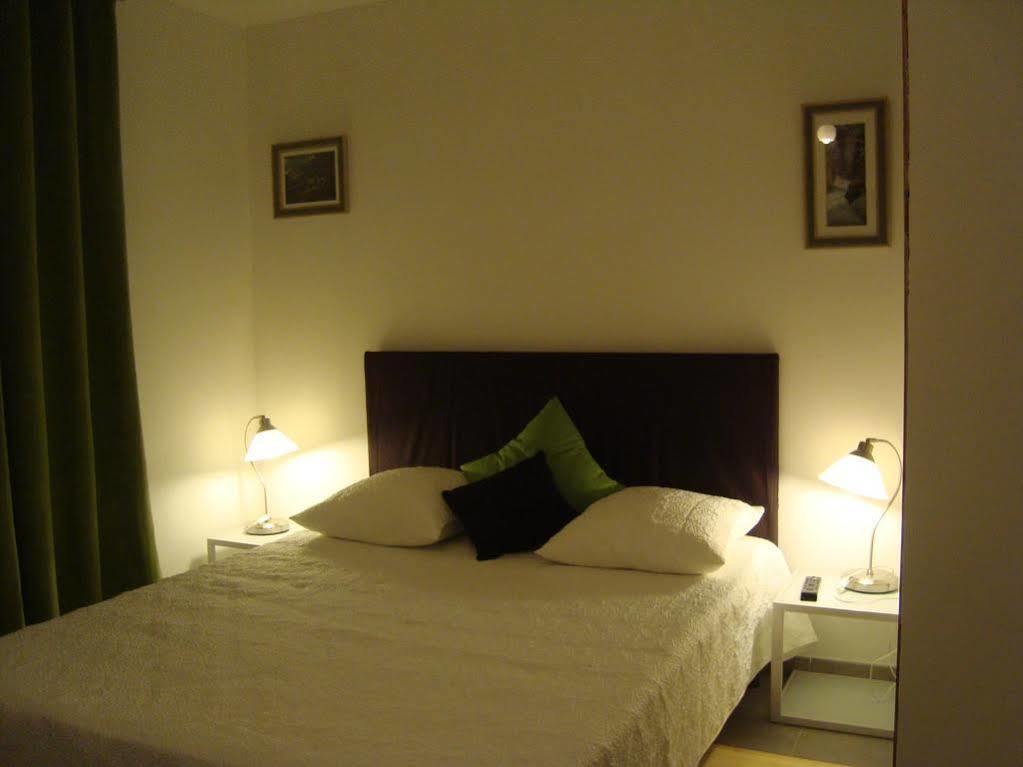 Chambres D'Hotes Les Palmiers De La Cite 카르카손 외부 사진