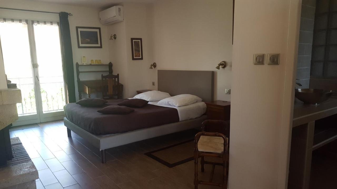 Chambres D'Hotes Les Palmiers De La Cite 카르카손 외부 사진